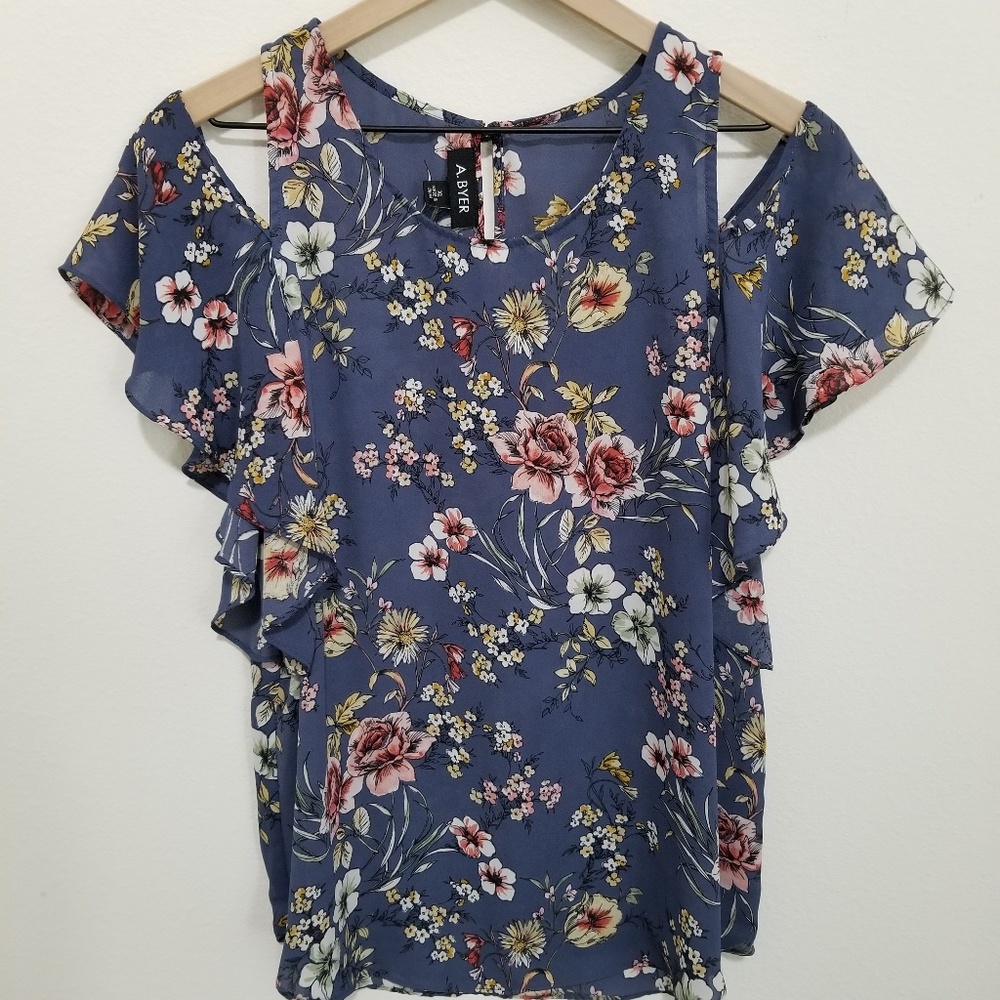 SOLD Amy Byer | Cold Shoulder Top